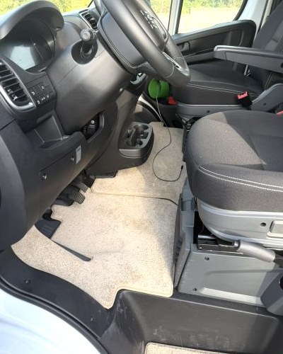 Fotele kierowcy w Affiniti Freedo 599